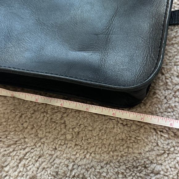 Madewell Leather Belt bag/Crossbody Bag with Adjustable Strap - Picture 3 of 9